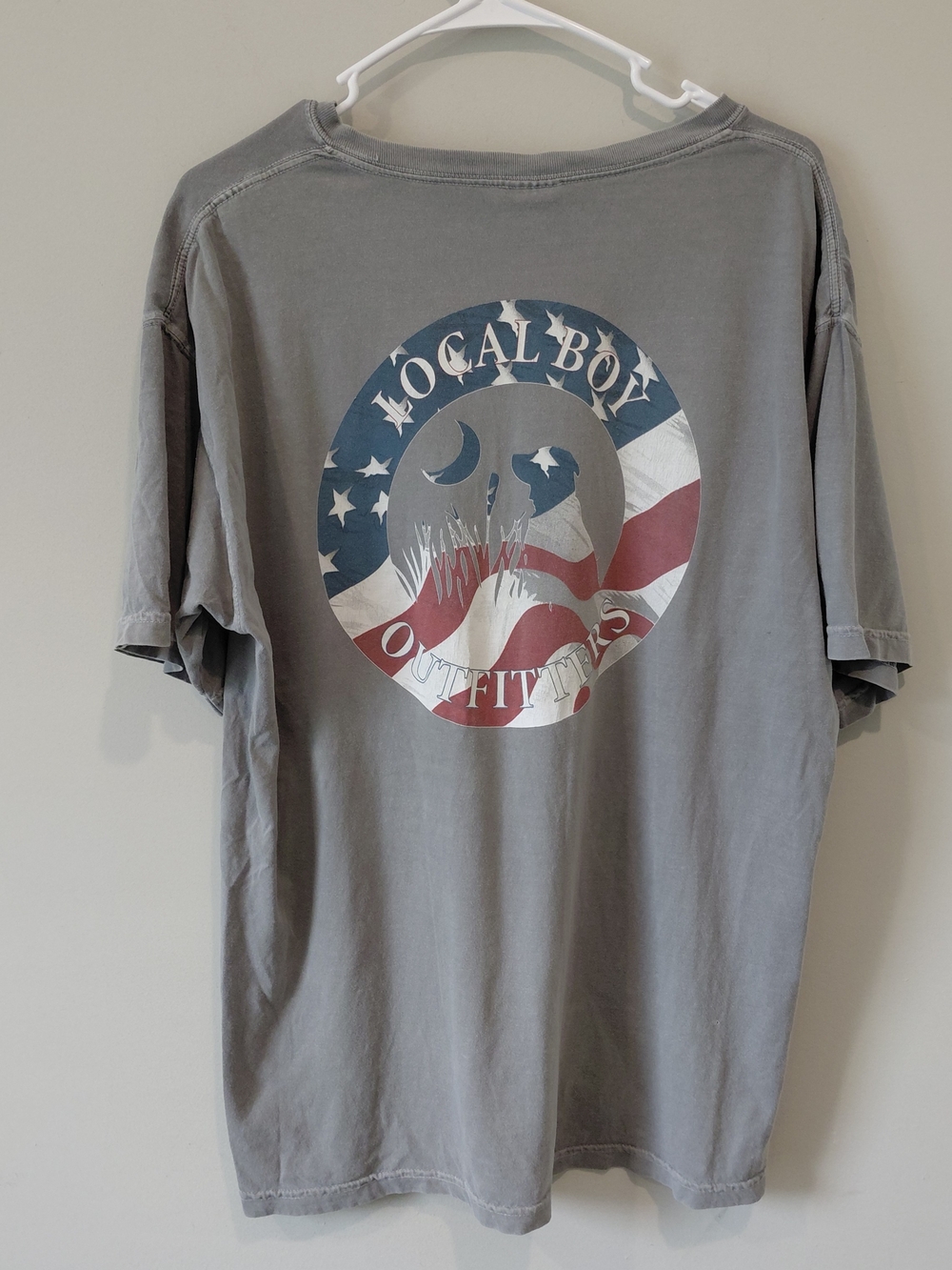 Local Boy Outfitters Men's Washed Gray Graphic Short Sleeve Tee